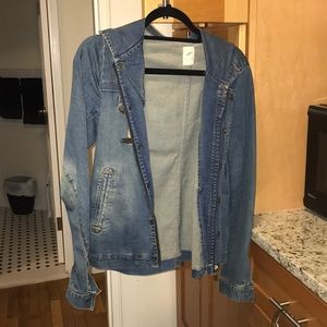 Yargici Jackets & Coats - Hooded Denim Jacket with Zipper Closure Yargici Jackets & Coats - Hooded Denim Jacket with Zipper Closure